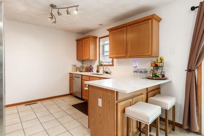2957 Vaughndale, MACHESNEY PARK, Illinois 61115, 4 Bedrooms Bedrooms, ,2 BathroomsBathrooms,House,For Sale,Vaughndale,202603398