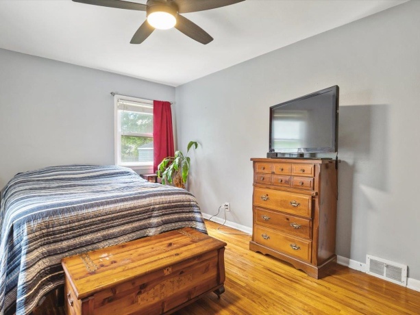 1327 26th, ROCKFORD, Illinois 61108, 2 Bedrooms Bedrooms, ,1 BathroomBathrooms,House,For Sale,26th,202603400