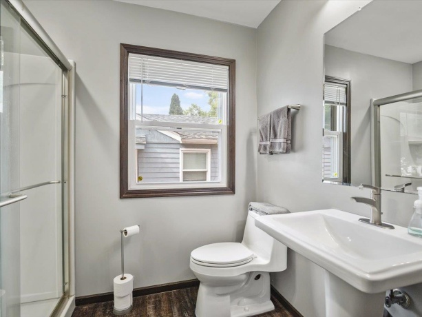 1327 26th, ROCKFORD, Illinois 61108, 2 Bedrooms Bedrooms, ,1 BathroomBathrooms,House,For Sale,26th,202603400