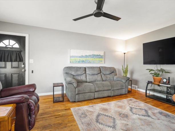 1327 26th, ROCKFORD, Illinois 61108, 2 Bedrooms Bedrooms, ,1 BathroomBathrooms,House,For Sale,26th,202603400