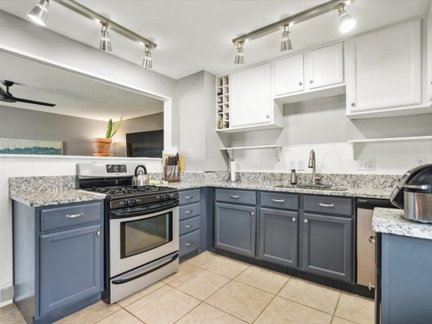 1327 26th, ROCKFORD, Illinois 61108, 2 Bedrooms Bedrooms, ,1 BathroomBathrooms,House,For Sale,26th,202603400
