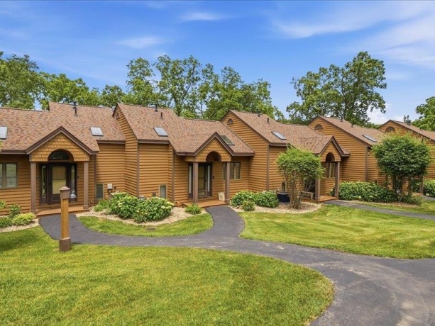 30 Creekwood, GALENA, Illinois 61036, 2 Bedrooms Bedrooms, ,2 BathroomsBathrooms,Condominium,For Sale,Creekwood,202603399