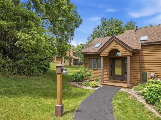 30 Creekwood, GALENA, Illinois 61036, 2 Bedrooms Bedrooms, ,2 BathroomsBathrooms,Condominium,For Sale,Creekwood,202603399