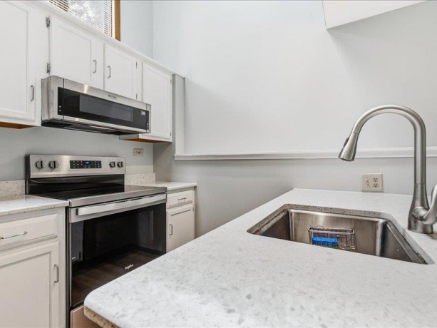 30 Creekwood, GALENA, Illinois 61036, 2 Bedrooms Bedrooms, ,2 BathroomsBathrooms,Condominium,For Sale,Creekwood,202603399