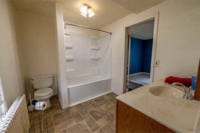 918 Jackson, DIXON, Illinois 61021, 2 Bedrooms Bedrooms, ,1 BathroomBathrooms,House,For Sale,Jackson,202603402