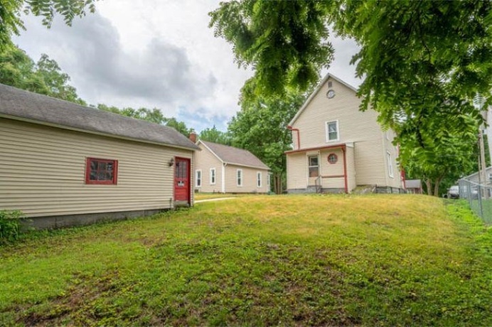 918 Jackson, DIXON, Illinois 61021, 2 Bedrooms Bedrooms, ,1 BathroomBathrooms,House,For Sale,Jackson,202603402