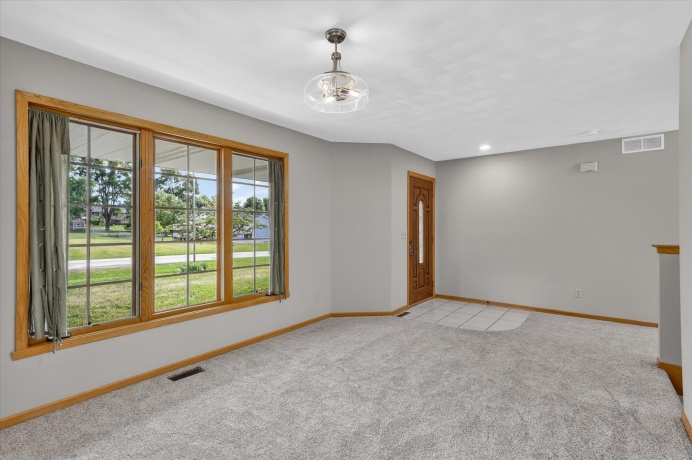 6612 Saddle Club, ROSCOE, Illinois 61073, 3 Bedrooms Bedrooms, ,2 BathroomsBathrooms,House,For Sale,Saddle Club,202603403