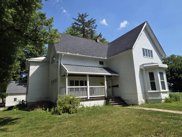 411 6th, OREGON, Illinois 61061, ,3 - 4 Units,For Sale,6th,202603409