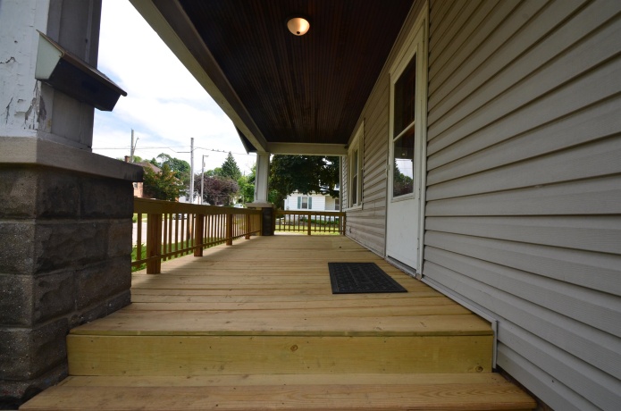 923 17th, ROCKFORD, Illinois 61104, 4 Bedrooms Bedrooms, ,1 BathroomBathrooms,House,For Sale,17th,202603213
