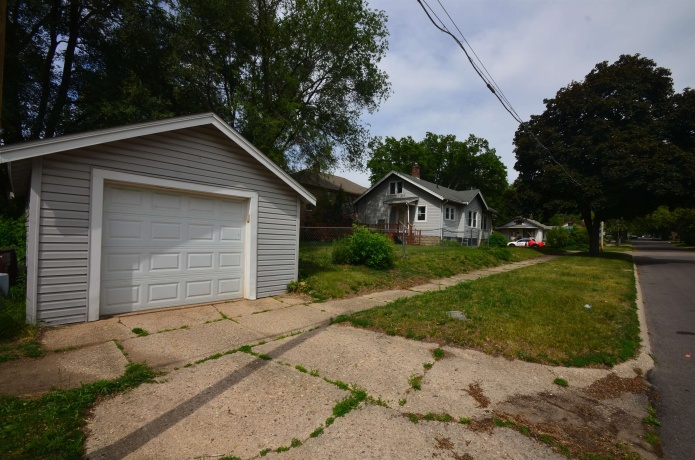 923 17th, ROCKFORD, Illinois 61104, 4 Bedrooms Bedrooms, ,1 BathroomBathrooms,House,For Sale,17th,202603213