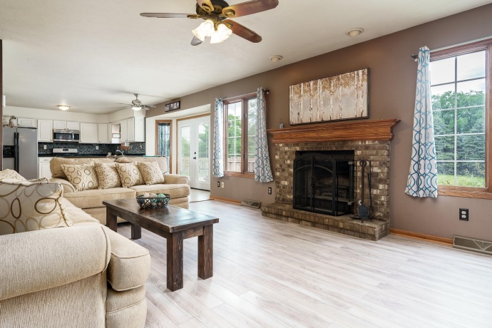 1082 Westridge, ROCKFORD, Illinois 61102, 4 Bedrooms Bedrooms, ,2 BathroomsBathrooms,House,For Sale,Westridge,202603411