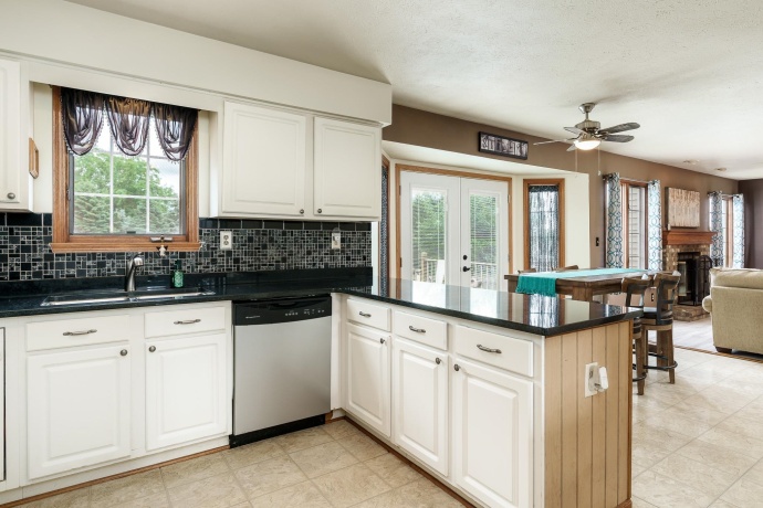 1082 Westridge, ROCKFORD, Illinois 61102, 4 Bedrooms Bedrooms, ,2 BathroomsBathrooms,House,For Sale,Westridge,202603411