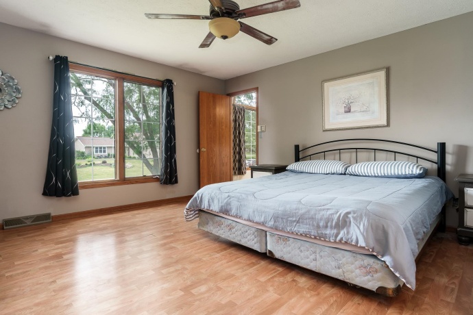 1082 Westridge, ROCKFORD, Illinois 61102, 4 Bedrooms Bedrooms, ,2 BathroomsBathrooms,House,For Sale,Westridge,202603411