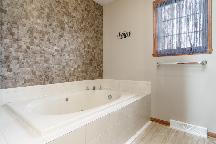 1082 Westridge, ROCKFORD, Illinois 61102, 4 Bedrooms Bedrooms, ,2 BathroomsBathrooms,House,For Sale,Westridge,202603411