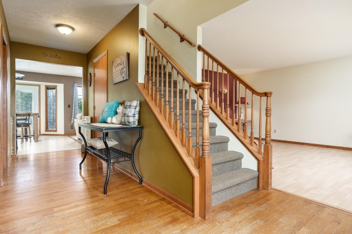 1082 Westridge, ROCKFORD, Illinois 61102, 4 Bedrooms Bedrooms, ,2 BathroomsBathrooms,House,For Sale,Westridge,202603411