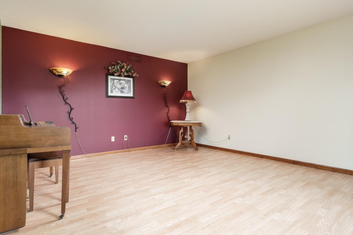 1082 Westridge, ROCKFORD, Illinois 61102, 4 Bedrooms Bedrooms, ,2 BathroomsBathrooms,House,For Sale,Westridge,202603411