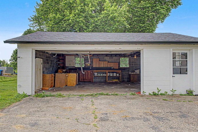 3018 Beaver, FREEPORT, Illinois 61032, 3 Bedrooms Bedrooms, ,2 BathroomsBathrooms,House,For Sale,Beaver,202603412