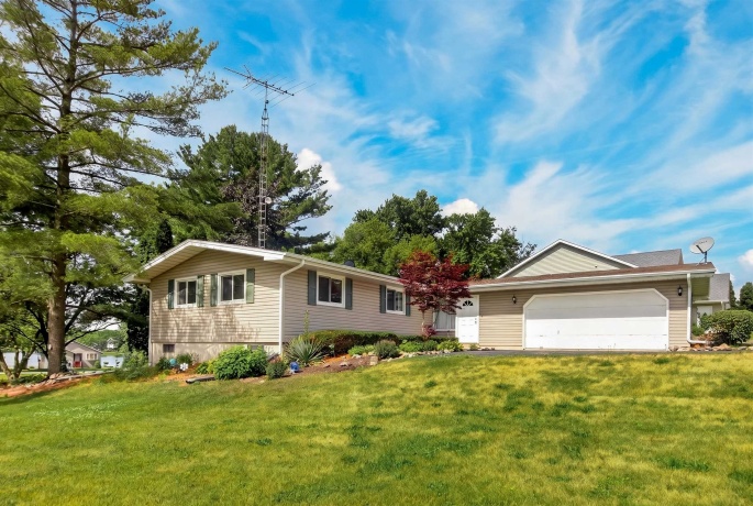 132 VALHALLA, POPLAR GROVE, Illinois 61065, 3 Bedrooms Bedrooms, ,2 BathroomsBathrooms,House,For Sale,VALHALLA,202603418