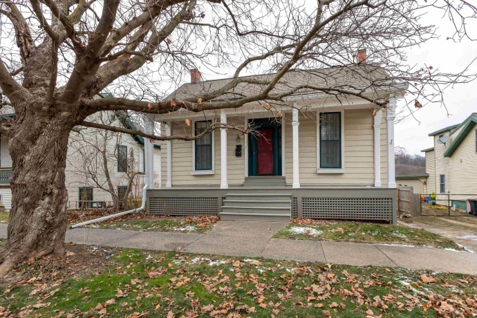 209 Park, GALENA, Illinois 61036, 3 Bedrooms Bedrooms, ,1 BathroomBathrooms,House,For Sale,Park,202406883