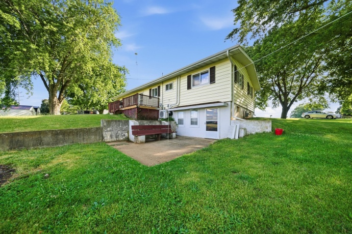 3447 Hilldale, FREEPORT, Illinois 61032, 3 Bedrooms Bedrooms, ,2 BathroomsBathrooms,House,For Sale,Hilldale,202603421