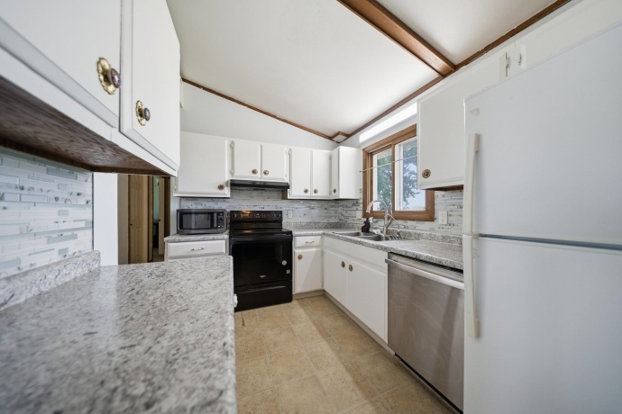 3447 Hilldale, FREEPORT, Illinois 61032, 3 Bedrooms Bedrooms, ,2 BathroomsBathrooms,House,For Sale,Hilldale,202603421