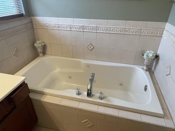 1202 Conlin, BELVIDERE, Illinois 61008, 4 Bedrooms Bedrooms, ,2 BathroomsBathrooms,House,For Sale,Conlin,202602954