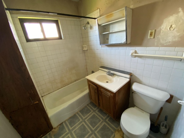 603 Sunset, ROCKFORD, Illinois 61101, 2 Bedrooms Bedrooms, ,1 BathroomBathrooms,House,For Sale,Sunset,202603423