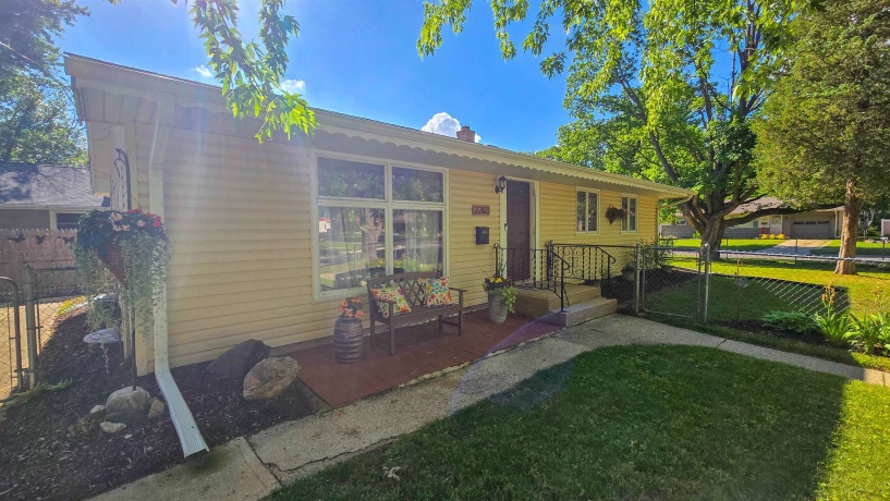 2203 Wilmette, ROCKFORD, Illinois 61108, 3 Bedrooms Bedrooms, ,1 BathroomBathrooms,House,For Sale,Wilmette,202603426