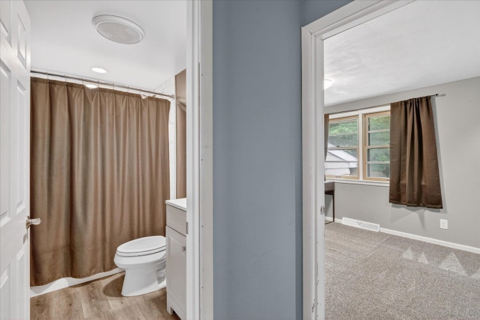 628 High, DEKALB, Illinois 60115, 3 Bedrooms Bedrooms, ,3 BathroomsBathrooms,House,For Sale,High,202603431