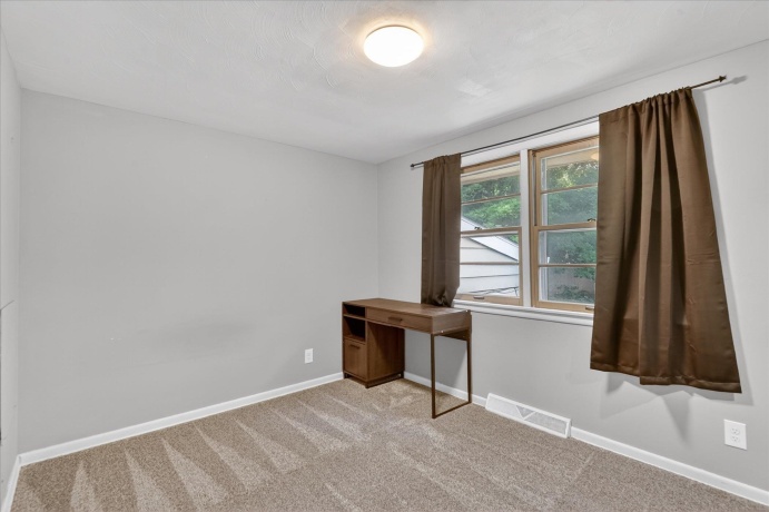 628 High, DEKALB, Illinois 60115, 3 Bedrooms Bedrooms, ,3 BathroomsBathrooms,House,For Sale,High,202603431