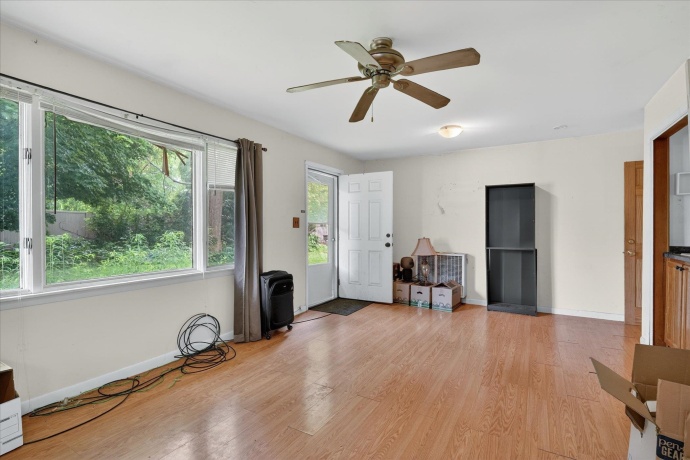 628 High, DEKALB, Illinois 60115, 3 Bedrooms Bedrooms, ,3 BathroomsBathrooms,House,For Sale,High,202603431