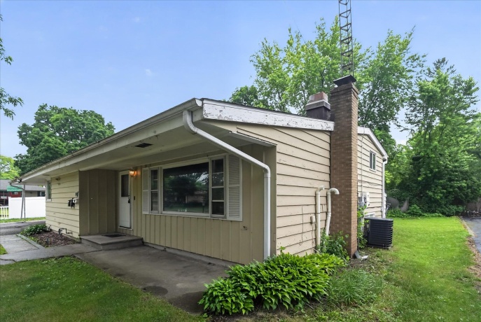 628 High, DEKALB, Illinois 60115, 3 Bedrooms Bedrooms, ,3 BathroomsBathrooms,House,For Sale,High,202603431
