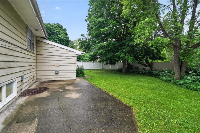628 High, DEKALB, Illinois 60115, 3 Bedrooms Bedrooms, ,3 BathroomsBathrooms,House,For Sale,High,202603431
