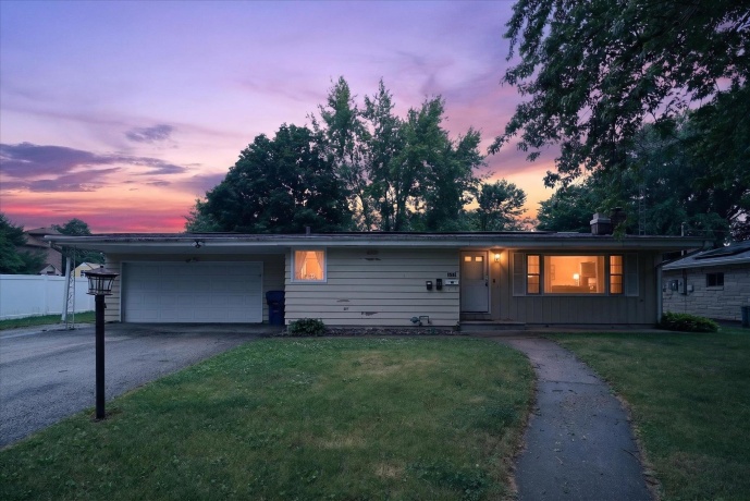 628 High, DEKALB, Illinois 60115, 3 Bedrooms Bedrooms, ,3 BathroomsBathrooms,House,For Sale,High,202603431