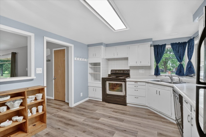 628 High, DEKALB, Illinois 60115, 3 Bedrooms Bedrooms, ,3 BathroomsBathrooms,House,For Sale,High,202603431