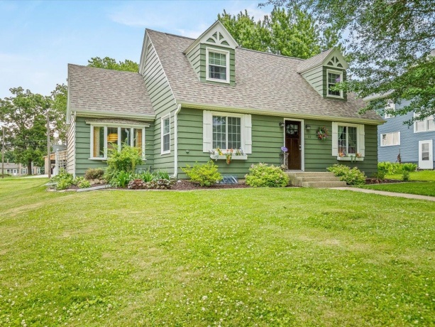 212 Pecatonica, WINNEBAGO, Illinois 61088, 3 Bedrooms Bedrooms, ,1 BathroomBathrooms,House,For Sale,Pecatonica,202603432