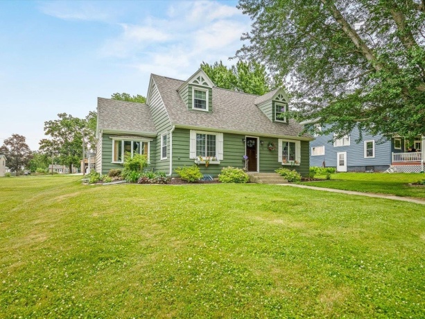 212 Pecatonica, WINNEBAGO, Illinois 61088, 3 Bedrooms Bedrooms, ,1 BathroomBathrooms,House,For Sale,Pecatonica,202603432