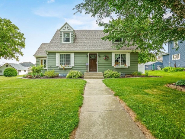 212 Pecatonica, WINNEBAGO, Illinois 61088, 3 Bedrooms Bedrooms, ,1 BathroomBathrooms,House,For Sale,Pecatonica,202603432