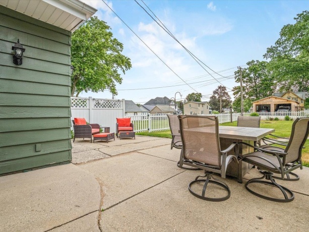 212 Pecatonica, WINNEBAGO, Illinois 61088, 3 Bedrooms Bedrooms, ,1 BathroomBathrooms,House,For Sale,Pecatonica,202603432