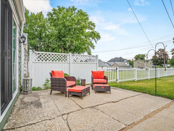 212 Pecatonica, WINNEBAGO, Illinois 61088, 3 Bedrooms Bedrooms, ,1 BathroomBathrooms,House,For Sale,Pecatonica,202603432