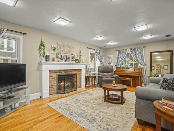 212 Pecatonica, WINNEBAGO, Illinois 61088, 3 Bedrooms Bedrooms, ,1 BathroomBathrooms,House,For Sale,Pecatonica,202603432