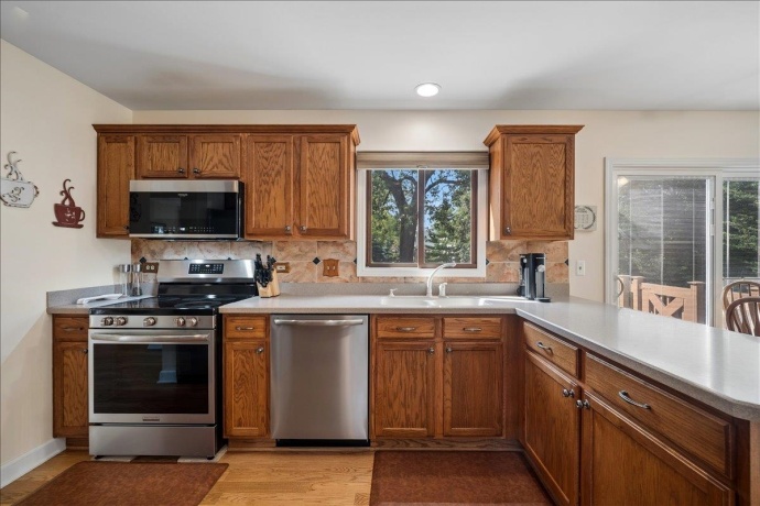 504 Carriage Hill, ISLAND LAKE, Illinois 60042, 3 Bedrooms Bedrooms, ,2 BathroomsBathrooms,House,For Sale,Carriage Hill,202603435