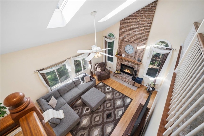 504 Carriage Hill, ISLAND LAKE, Illinois 60042, 3 Bedrooms Bedrooms, ,2 BathroomsBathrooms,House,For Sale,Carriage Hill,202603435