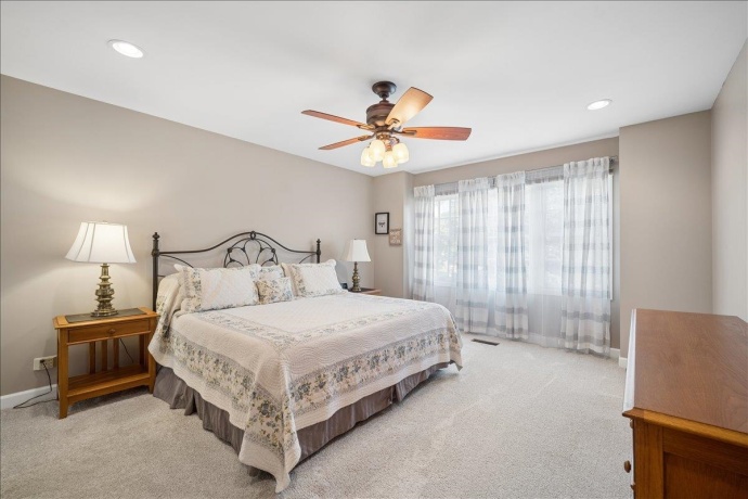 504 Carriage Hill, ISLAND LAKE, Illinois 60042, 3 Bedrooms Bedrooms, ,2 BathroomsBathrooms,House,For Sale,Carriage Hill,202603435