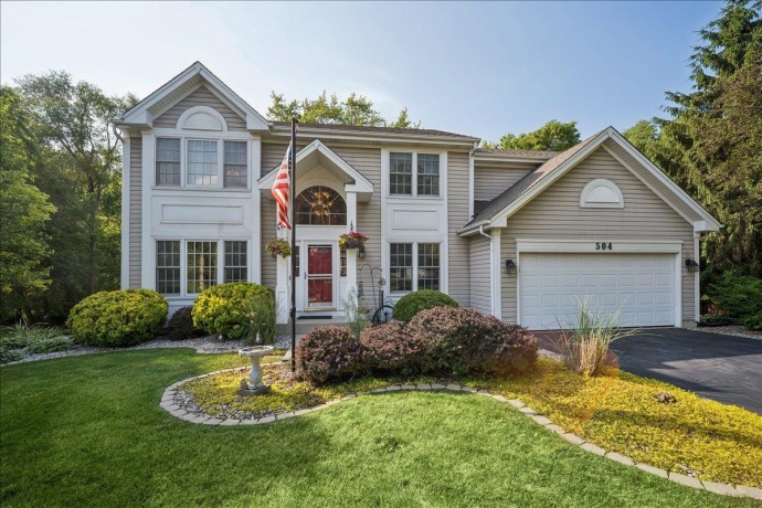 504 Carriage Hill, ISLAND LAKE, Illinois 60042, 3 Bedrooms Bedrooms, ,2 BathroomsBathrooms,House,For Sale,Carriage Hill,202603435