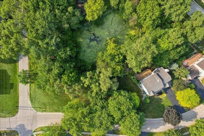 504 Carriage Hill, ISLAND LAKE, Illinois 60042, 3 Bedrooms Bedrooms, ,2 BathroomsBathrooms,House,For Sale,Carriage Hill,202603435