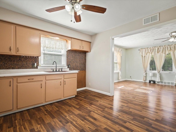 1610 Wills, ROCKFORD, Illinois 61109, 4 Bedrooms Bedrooms, ,1 BathroomBathrooms,House,For Sale,Wills,202603446