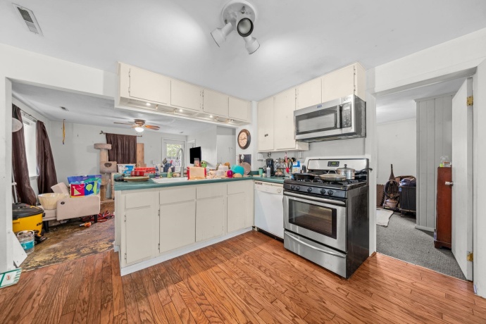 641 Northwestern, SOUTH BELOIT, Illinois 61080, 2 Bedrooms Bedrooms, ,1 BathroomBathrooms,House,For Sale,Northwestern,202603447