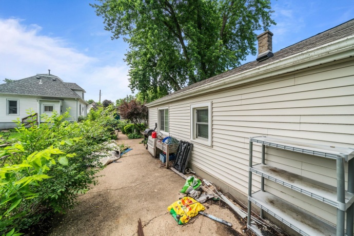 641 Northwestern, SOUTH BELOIT, Illinois 61080, 2 Bedrooms Bedrooms, ,1 BathroomBathrooms,House,For Sale,Northwestern,202603447