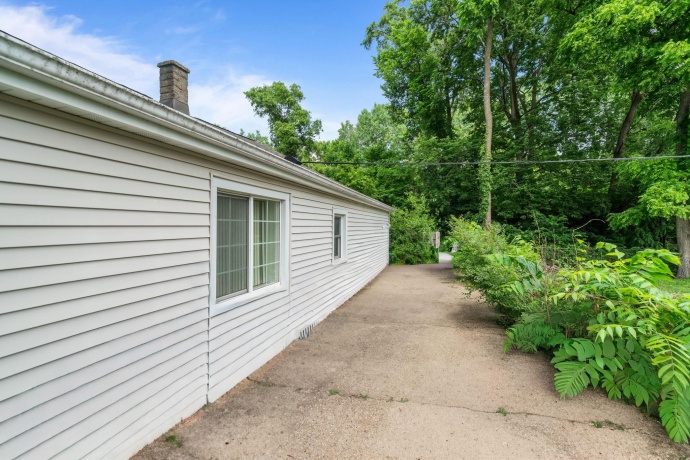 641 Northwestern, SOUTH BELOIT, Illinois 61080, 2 Bedrooms Bedrooms, ,1 BathroomBathrooms,House,For Sale,Northwestern,202603447